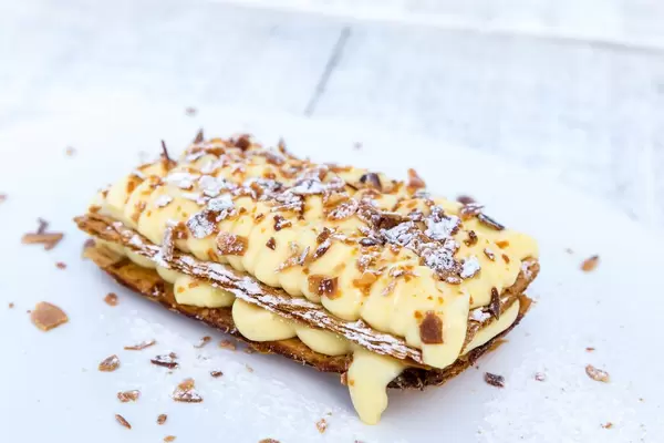 Nahaufnahme von Millefeuille Kuchen