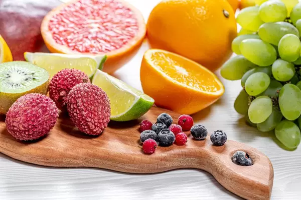 Nahaufnahme von reifen Beeren und Früchten