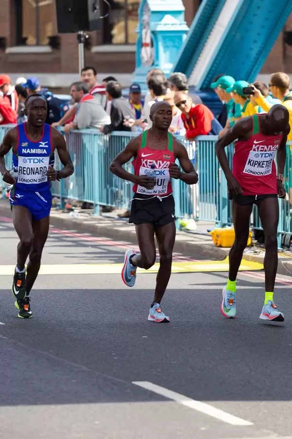 Namupala Rronard, Geoffrey Kipkorir Kirui und Gideon Kipkemoi Kipketer (Marathon Finale) bei den  IAAF Leichtathletik-Weltmeisterschaften 2017 in London