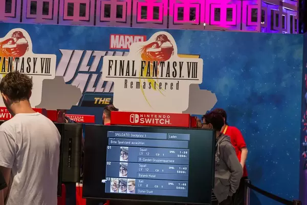 Nintendo Switch Spielestation mit Final Fantasy VIII - Remastered, auf der Spielemesse Gamescom in Köln