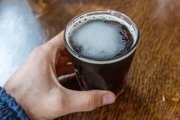 Nitro Cold Brew Coffee: kalte Kaffeespezialität bei The Allis in Chicago