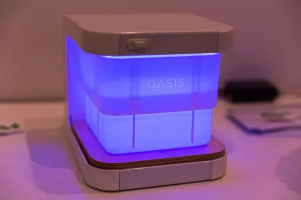 Oasis mini hydroponics system