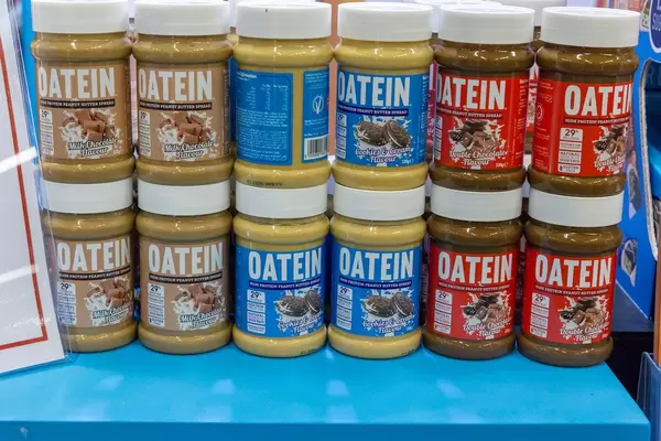 Oatein Erdnussbutter in verschiedenen Geschmacksrichtungen