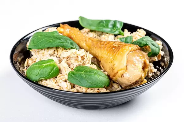 Oatmeal porridge with baked chicken leg (Flip 2020)