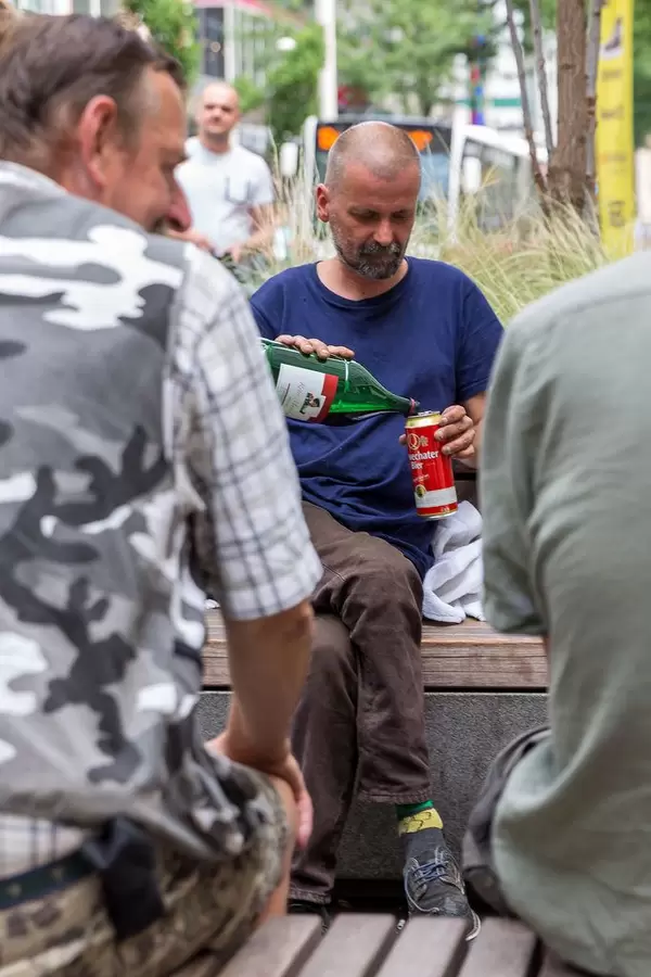 Obdachlosigkeit und Alkoholismus in Deutschland und Österreich