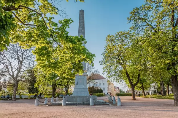 Obelisk im Petrov hill Park in Brünn, Tschechien