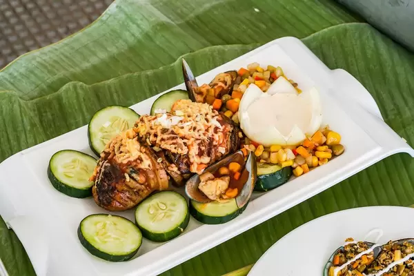 Ofenkartoffeln mit Grünschalen Muscheln an buntem Gemüse (Flip 2019)