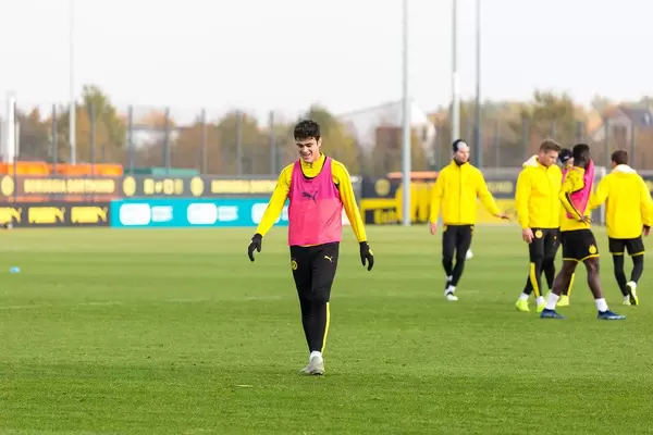 Öffentliches Training bei Borussia Dortmund gute Laune nach der Niederlage gegen Bayern München