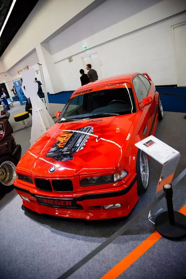 Oldtimer BMW E36 Brietbau II auf der Ausstellung "Die Wilden 70er" bei der IAA 2017