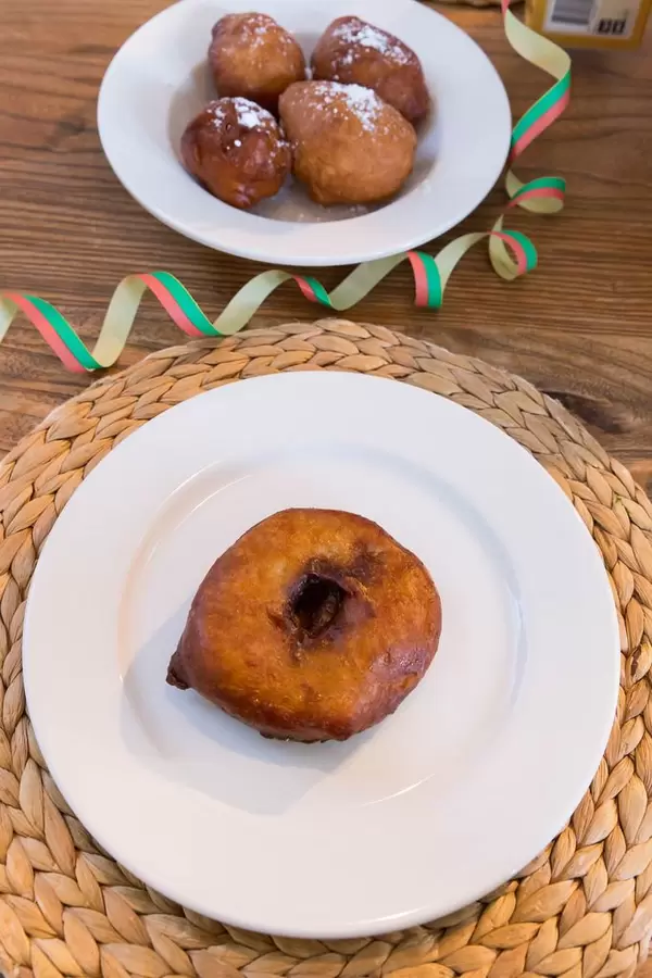 Oliebollen und Appelflappen: niederländisches Silvestergebäck