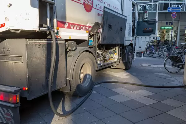 Ölpreise steigen - Ein Tankfahrzeug