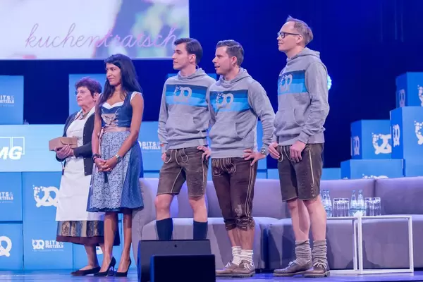 Oma Anni, Leila Janah, Andreas Bruckschlögl, Felix Haas und Dr. Bernd Storm van´s Gravesande bei der Eröffnung des Bits & Pretzels 2018