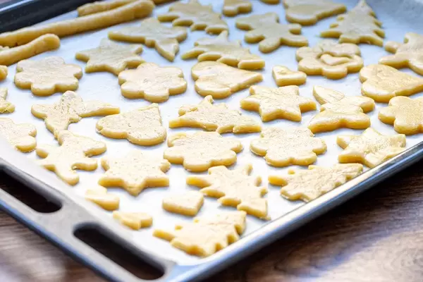 On a baking sheet raw cookies before sending it in the oven (Flip 2019) (Flip 2019)