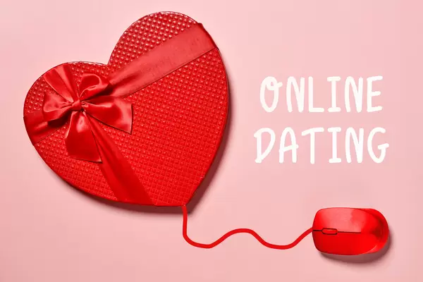 Online dating - sending online gifts to lover