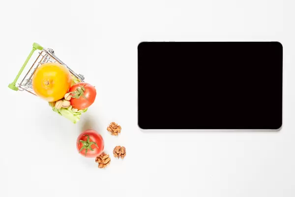 Online ordering and home delivery of fresh food