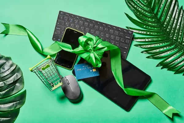 Online shopping with summer gifts