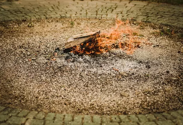 Open Fireplace Outdoors Circle