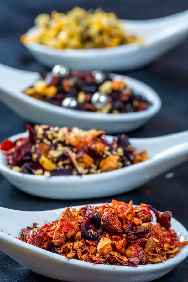 Options for different varieties of natural tea with fruits, berries and flowers