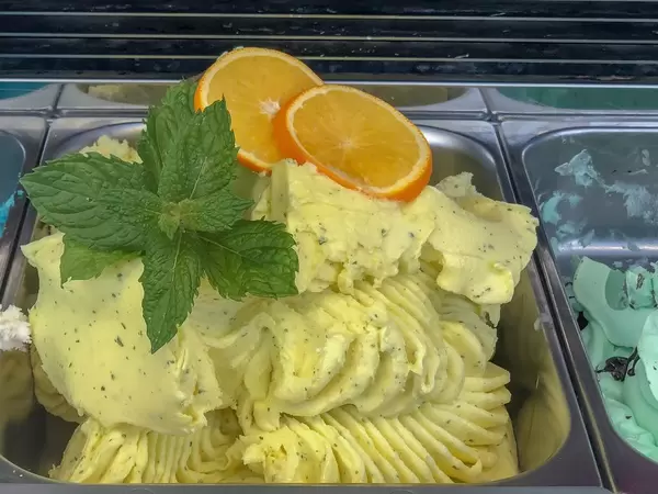 Orangen-Pfefferminz Eiscreme