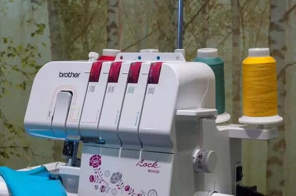 Overlock sewing machine Brother M343D