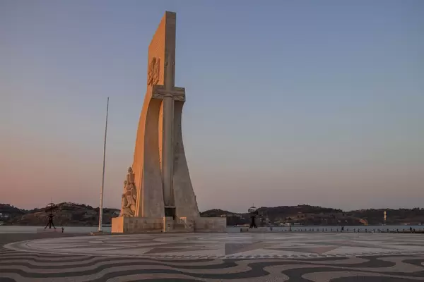 Padrão dos Descobrimentos at sunrise