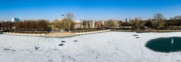 Panorama-Foto über dem Aachener Weiher
