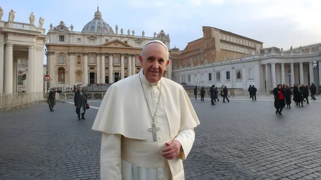Papst Franziskus auf dem Petersplatz im Vatikan