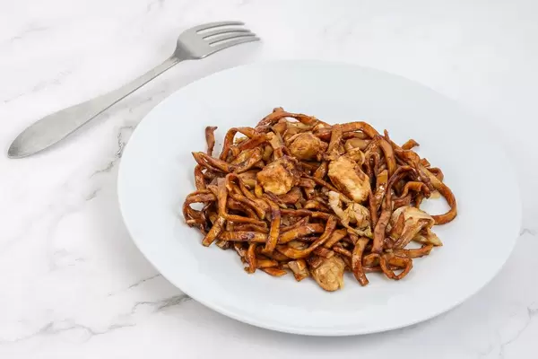 Pasta with Soya Sauce and Chicken Meat