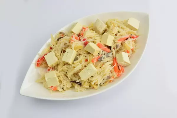 Pasta with tofu and vegetables