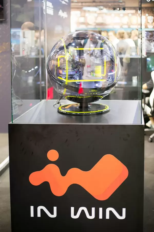 PC case In Win von Winbot