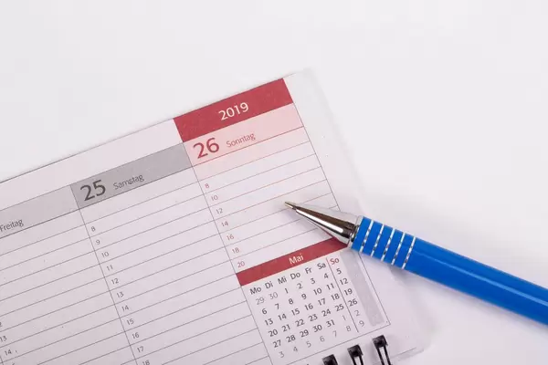 Pencil pointing the date May 26th