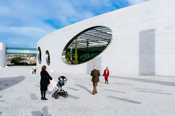 People on Champalimaud Foundation campus  Flip 2019