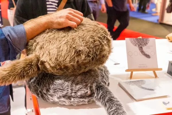 Pet replacement: therapeutic cushions by Qoobo with a wagging tail