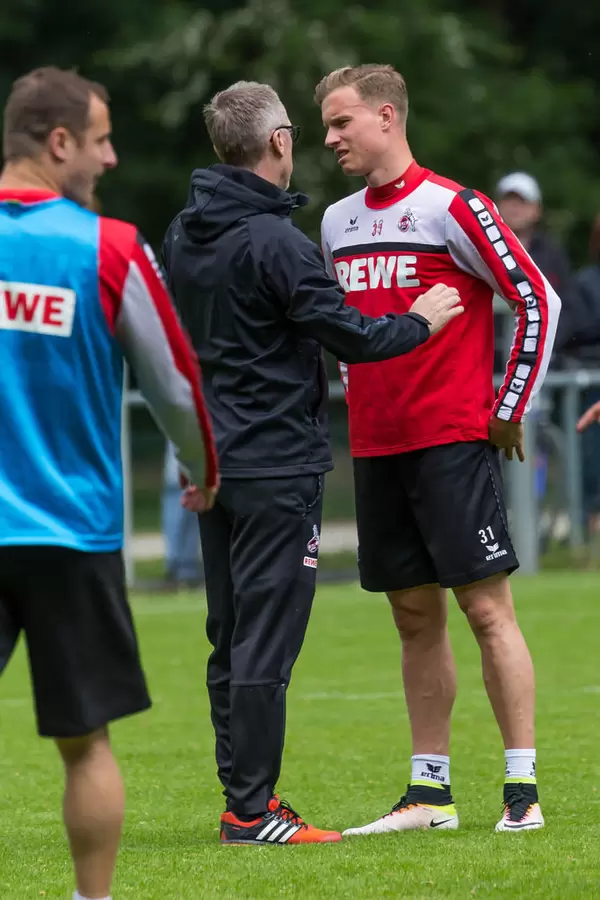 Peter Stöger mit Yannick Gerhardt
