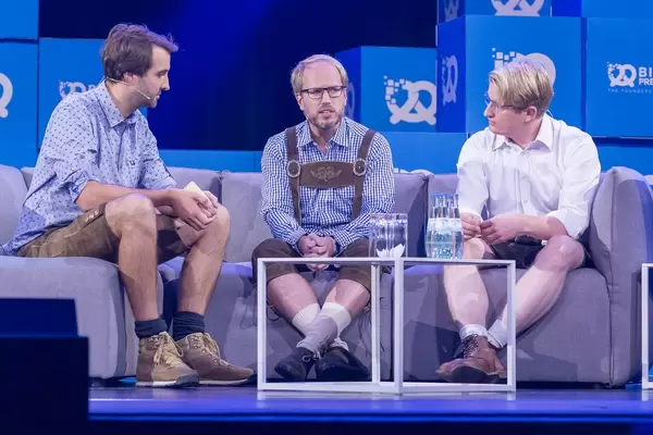 Phillip Erler, Johannes Schaback, Tobias Schlottke - auf der Bühne beim Bits & Pretzels 2018