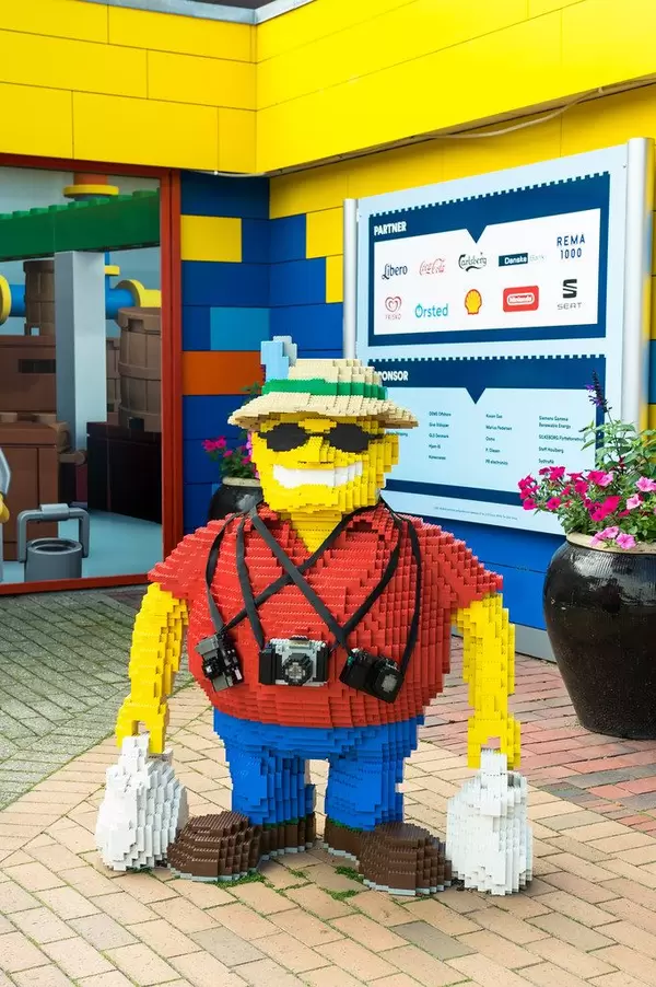 Photographer built with lego pieces