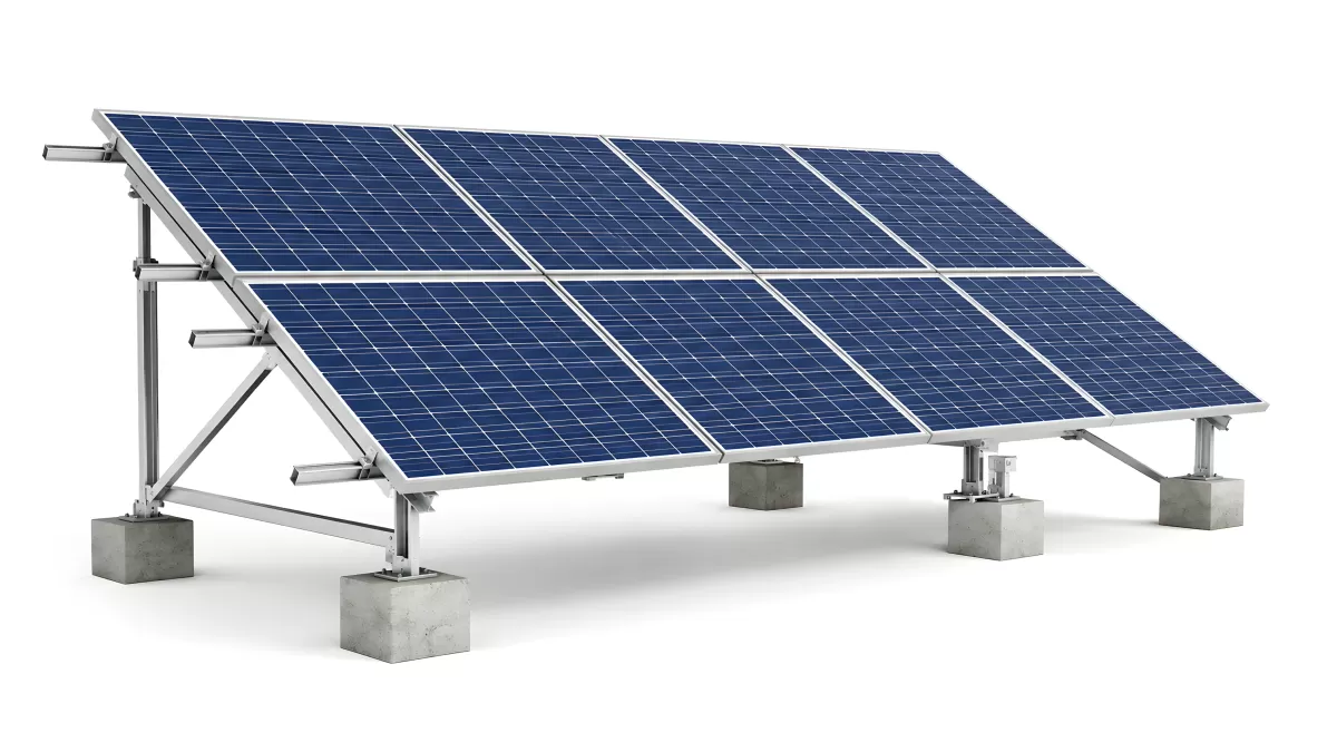 Photovoltaikanlage auf Metallgestell mit Betonpfeilern