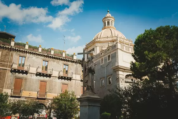 Piazza del Duomo und die Kathedrale Sant' Agata in Catania, Sizilien