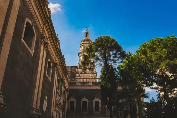 Piazza Duomo In Catania. Sicily (Flip 2019)