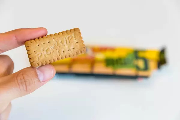 PICK UP minis High5 Hanf Edition ausgepackt in der Hand gehalten