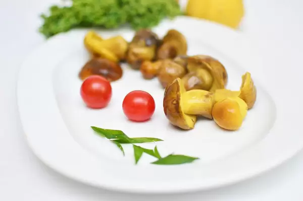 Pickled mushrooms / Eingelegte Pilze