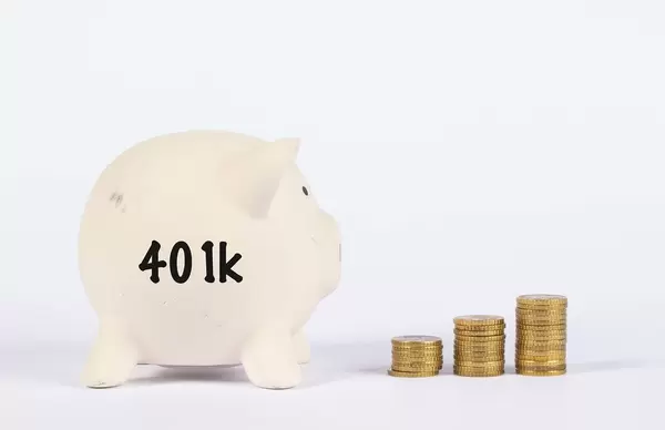Piggy bank with 401k text