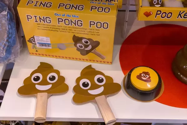 Ping Pong Poo - Tischtennisschläger in Form eines Poo Emojis