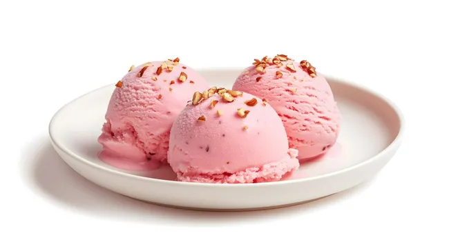 Pinke Eiskugeln mit knackigen Nüssen