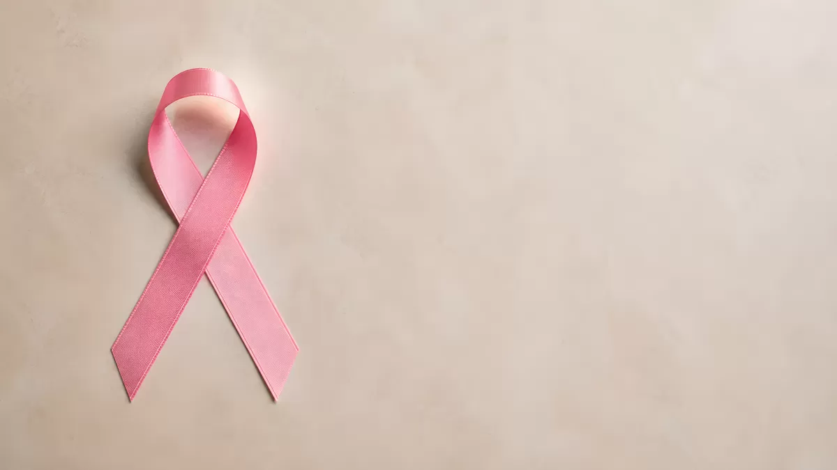 Pinke Schleife auf hellem Hintergrund – Bewusstsein