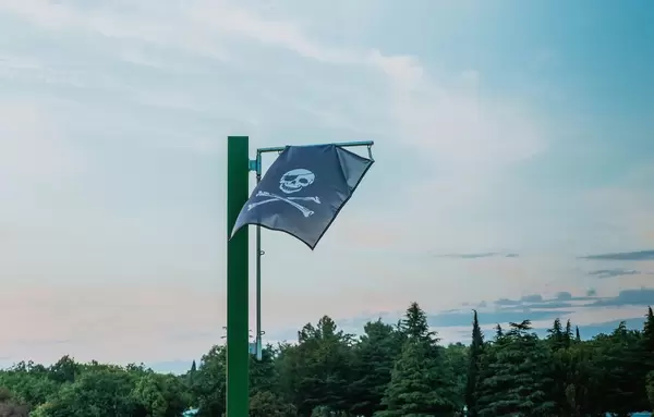 Piratenflagge im Wind