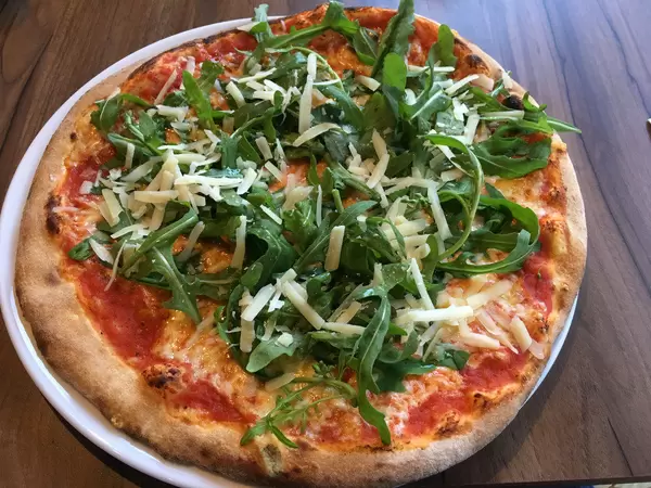 Pizza mit Rucola