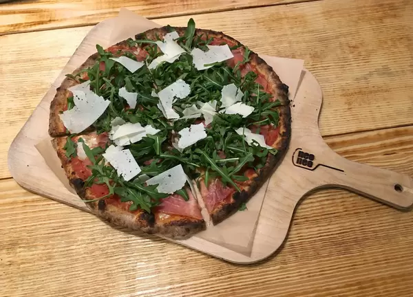 Pizza Rustico im Neo in Köln