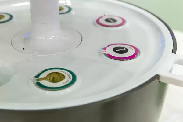 Plantui hydroponic indoor Smart garden with Seeds Capsules