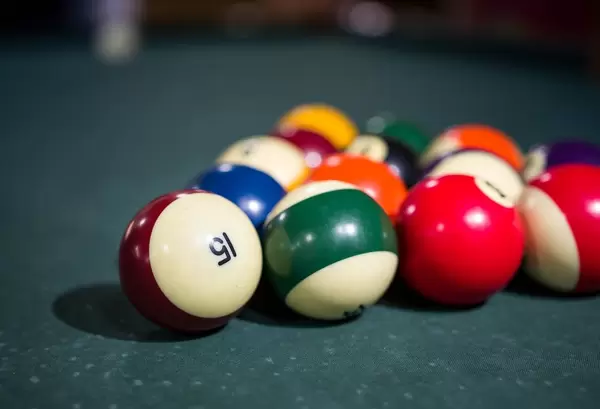 Pool ball set